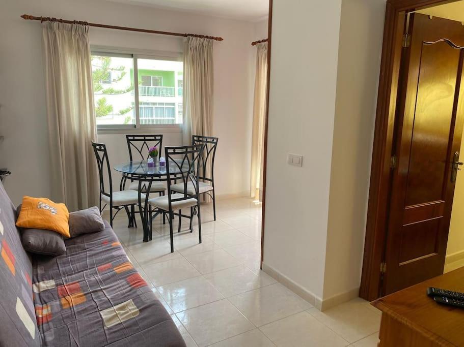 Seaside Apartment With Balcony Las Galletas Bagian luar foto