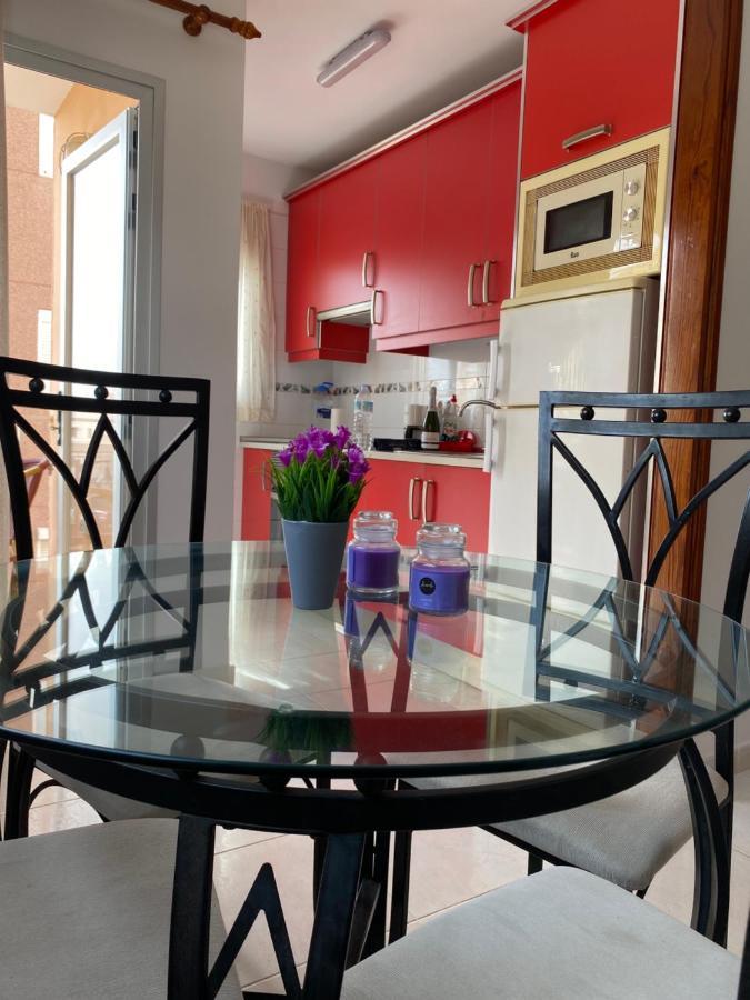 Seaside Apartment With Balcony Las Galletas Bagian luar foto